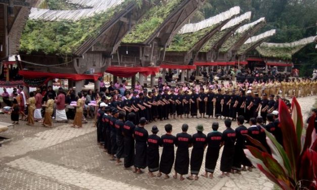 Kebiasaan Unik Masyarakat Indonesia Yang Bikin Takjub