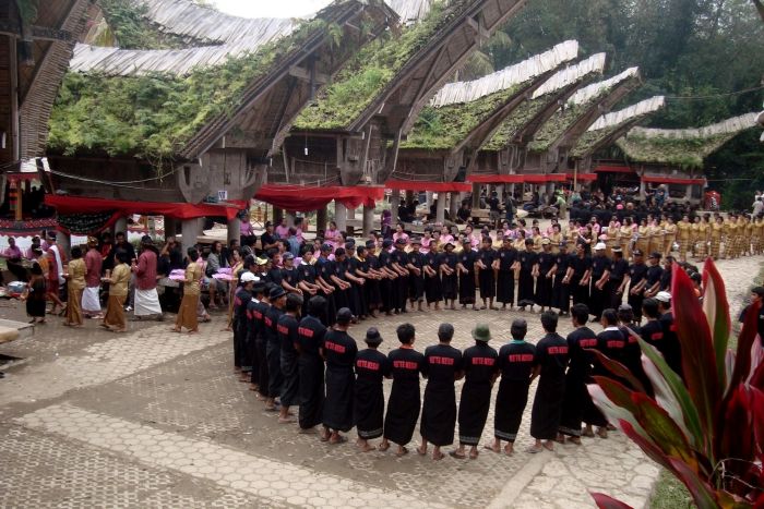 Kebiasaan Unik Masyarakat Indonesia Yang Bikin Takjub