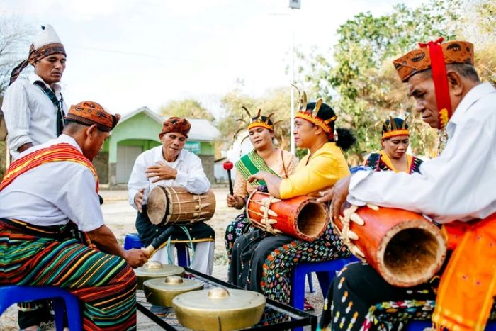 Ragam Kebiasaan Unik Di Berbagai Daerah Indonesia