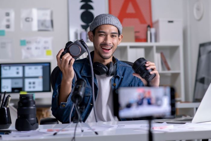 Fenomena Influencer Dan Dampaknya Di Dunia Digital